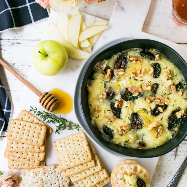 Queso Brie al Horno con Higos Asados y Nueces